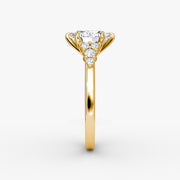 Oval Cut - Plain Band - Cluster Ring - 14 K Gold